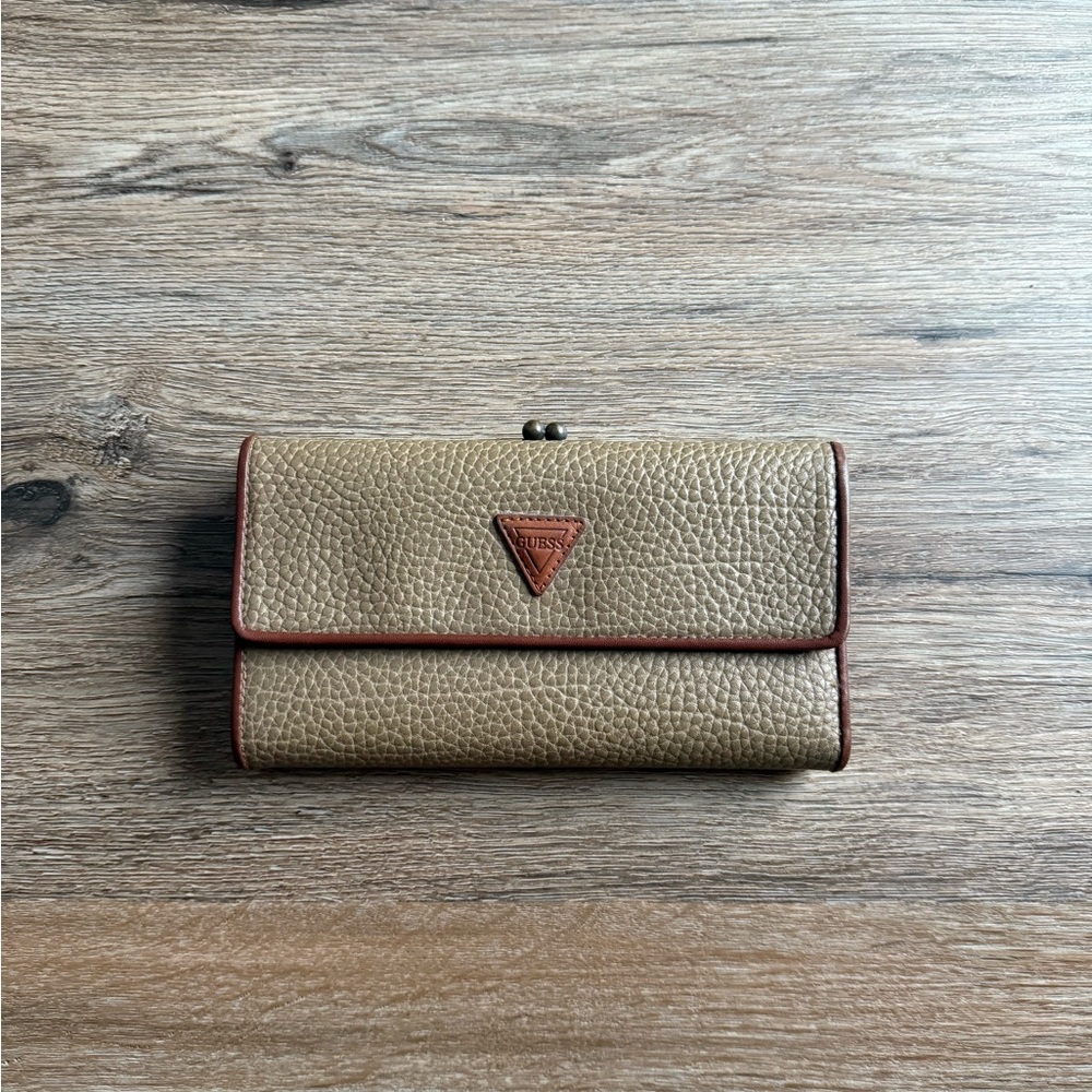 Vintage Guess Tan/brown pebble Leather Wallet